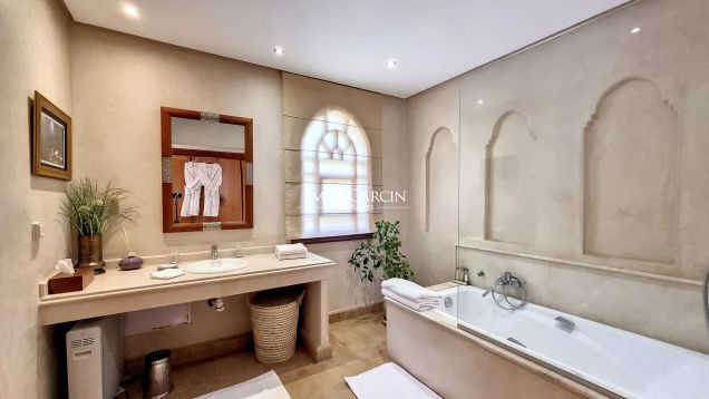 Villa for sale on a beautiful estate 30 minutes from the centre of Marrakech - Emile Garcin Maroc - Image 11