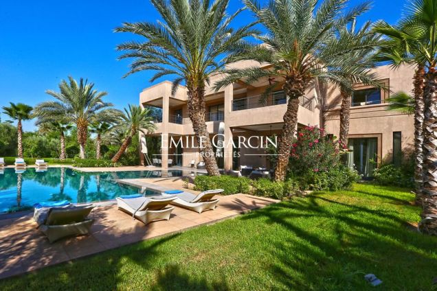 Villa near golf courses for sale in Marrakech - Emile Garcin Maroc - Image 1