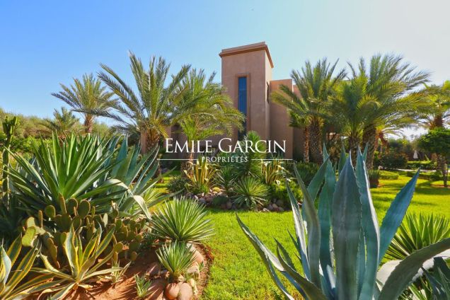 Villa near golf courses for sale in Marrakech - Emile Garcin Maroc - Image 10