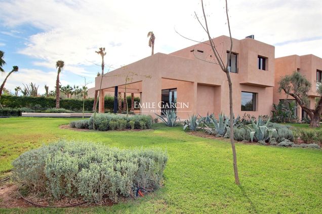 Villa for sale on the Route d'Amizmiz in Marrakech - Emile Garcin Maroc - Image 1
