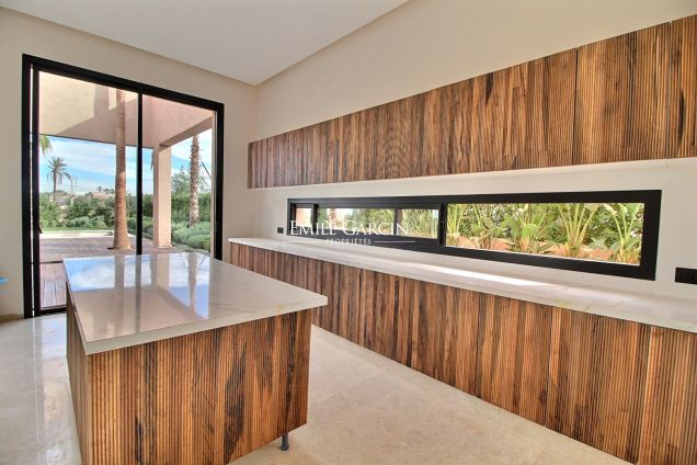 Villa for sale on the Route d'Amizmiz in Marrakech - Emile Garcin Maroc - Image 3