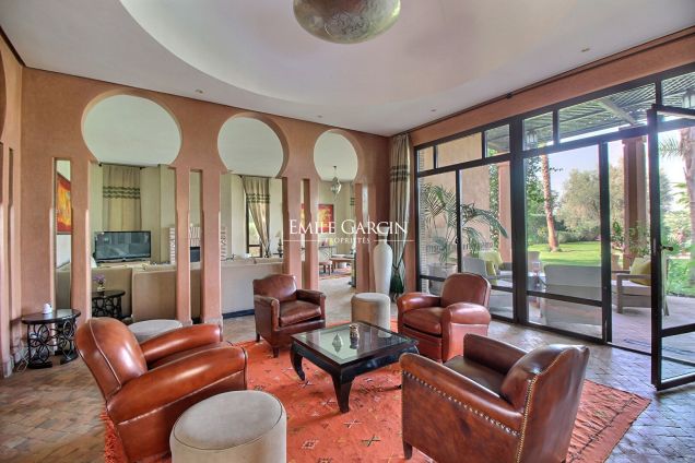 Magnificent house for sale on a golf resort in Marrakech - Emile Garcin Maroc - Image 2