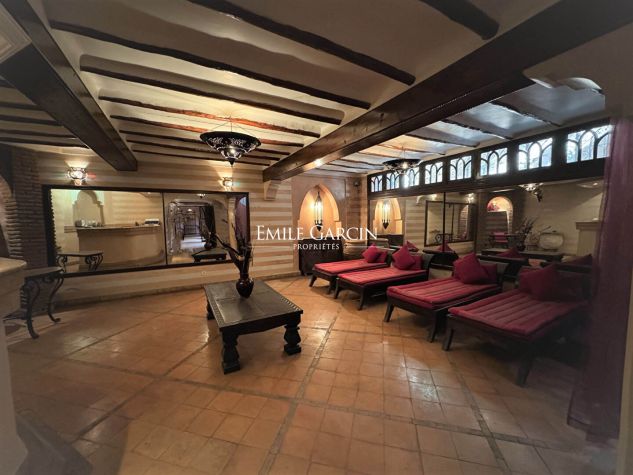 House for sale a few minutes from the centre of Marrakech - Emile Garcin Maroc - Image 8