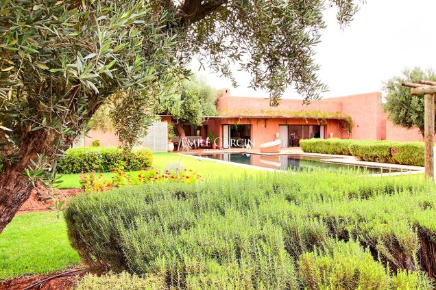 Villa for sale on a golf resort near Marrakech - Emile Garcin Maroc - Image 1