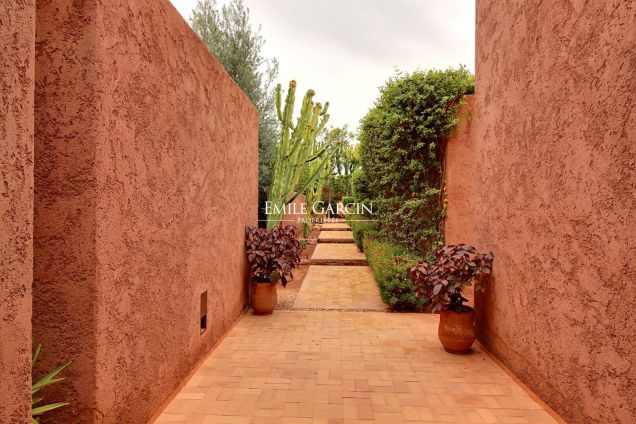 Villa for sale on a golf resort near Marrakech - Emile Garcin Maroc - Image 6