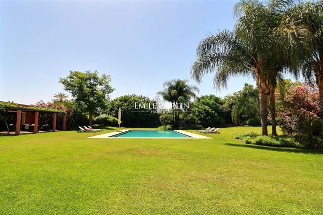 Single-level Art Deco property for sale 15 minutes from the centre of Marrakech - Emile Garcin Maroc - Image 3