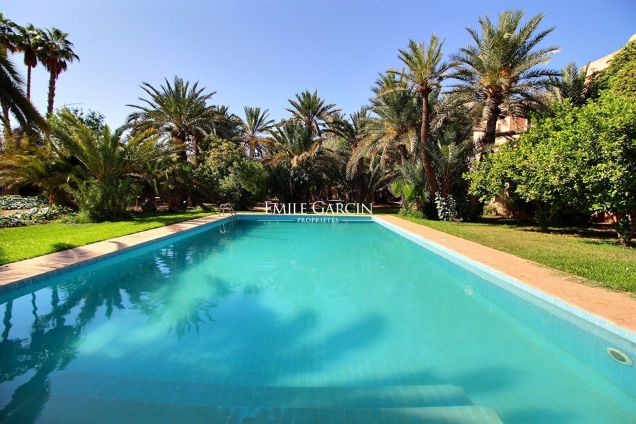 Property designed by architect Bill Willis for sale in the Palmeraie district of Marrakech - Emile Garcin Maroc - Image 2