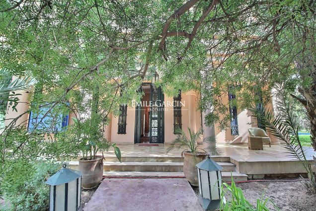Property designed by architect Bill Willis for sale in the Palmeraie district of Marrakech - Emile Garcin Maroc - Image 9