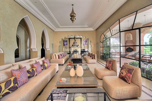PROPERTY FOR SALE APPROXIMATELY 20 MINUTES FROM THE CENTRE OF MARRAKECH - Emile Garcin Maroc - Image 2