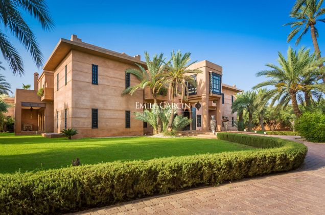 Magnificent 11-bedroom property to rent, 20 minutes outside of Marrakech - Emile Garcin Maroc - Image 13