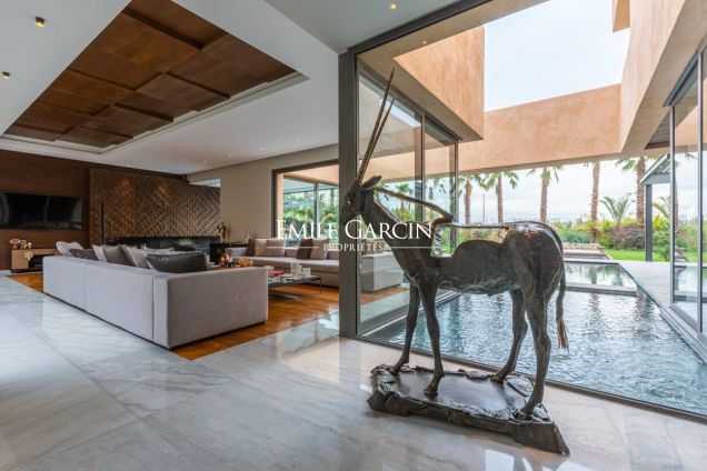 Modern villa to rent located 15 minutes from Marrakech - Emile Garcin Maroc - Image 5