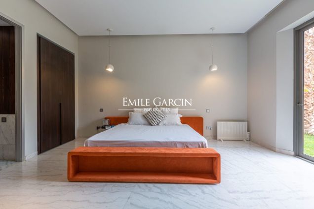 Modern villa to rent located 15 minutes from Marrakech - Emile Garcin Maroc - Image 8