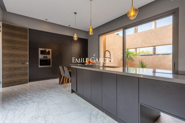 Modern villa to rent located 15 minutes from Marrakech - Emile Garcin Maroc - Image 13