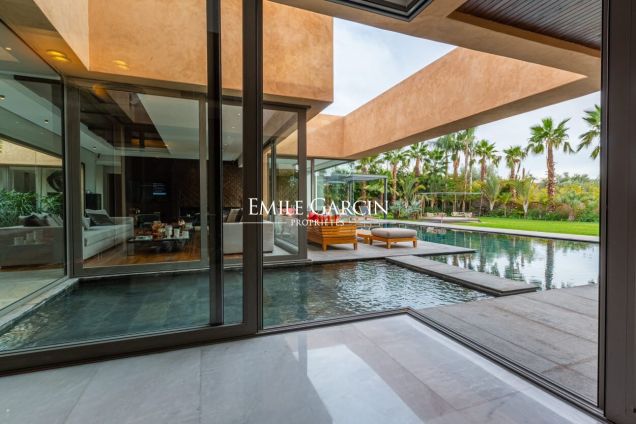 Modern villa to rent located 15 minutes from Marrakech - Emile Garcin Maroc - Image 14