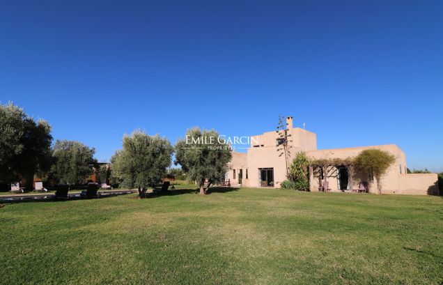 Property to rent on the Route d'Azmizmiz, just minutes from Marrakech - Emile Garcin Maroc - Image 6