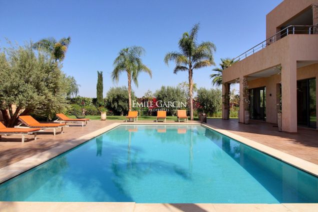 Handsome contemporary property to rent on a gated private development 20 minutes from Marrakech - Emile Garcin Maroc - Image 1