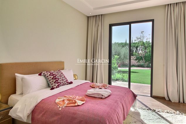 Handsome contemporary property to rent on a gated private development 20 minutes from Marrakech - Emile Garcin Maroc - Image 6