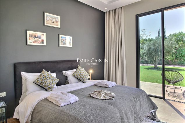 Handsome contemporary property to rent on a gated private development 20 minutes from Marrakech - Emile Garcin Maroc - Image 8
