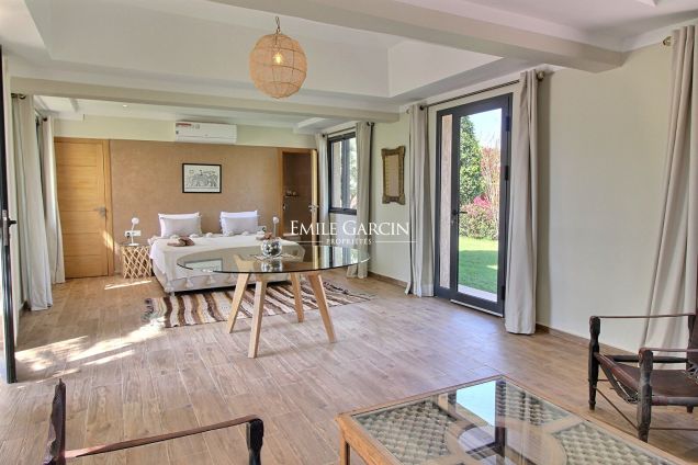 Handsome contemporary property to rent on a gated private development 20 minutes from Marrakech - Emile Garcin Maroc - Image 12