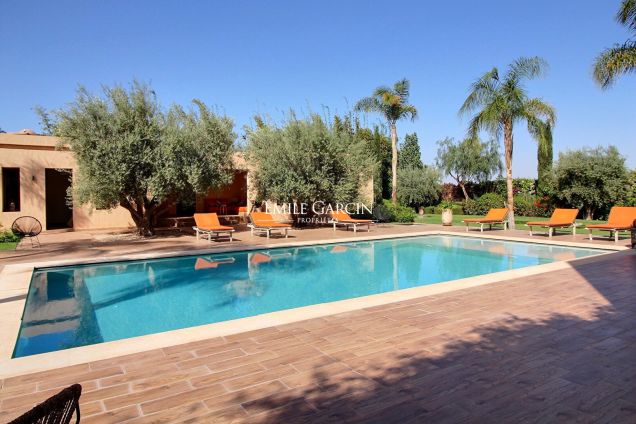 Handsome contemporary property to rent on a gated private development 20 minutes from Marrakech - Emile Garcin Maroc - Image 14