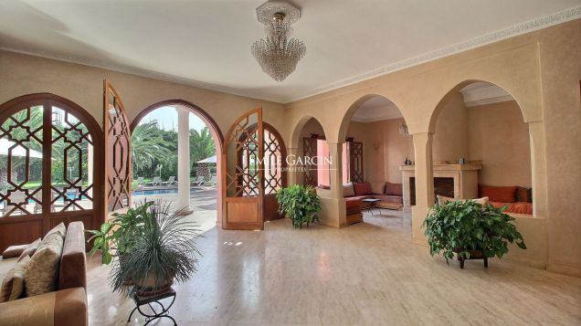 Six-bedroom property to rent on the Route de l'Ourika, 11km from Marrakech - Emile Garcin Maroc - Image 7
