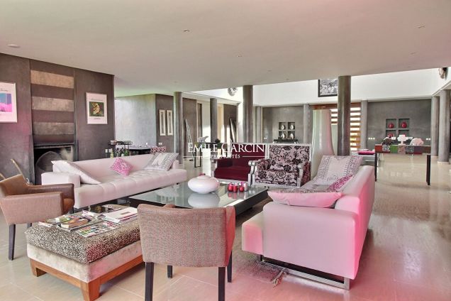 Beautiful contemporary property to rent on the Route d'Asni in Marrakech - Emile Garcin Maroc - Image 3