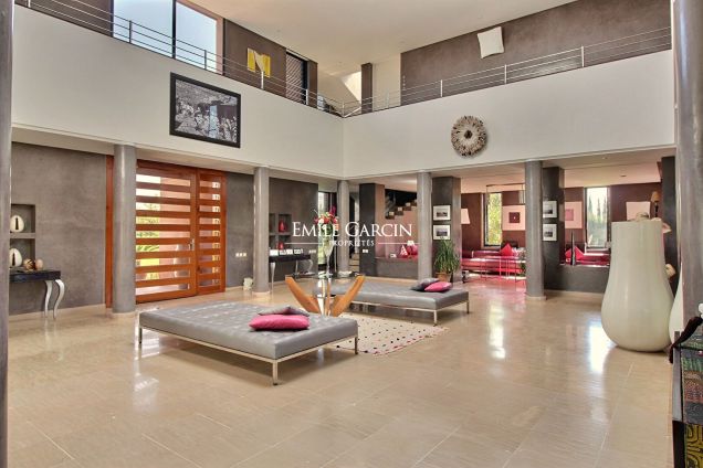 Beautiful contemporary property to rent on the Route d'Asni in Marrakech - Emile Garcin Maroc - Image 4