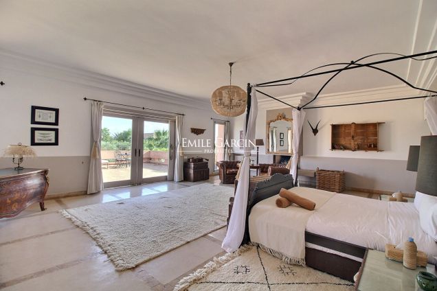 Guest house for sale on a private development in Marrakech - Emile Garcin Maroc - Image 4