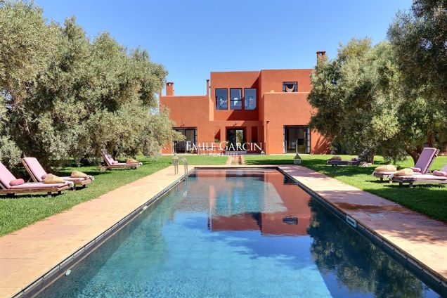 Modern property for sale on the Route d'Amizmiz in Marrakech - Emile Garcin Maroc - Image 1