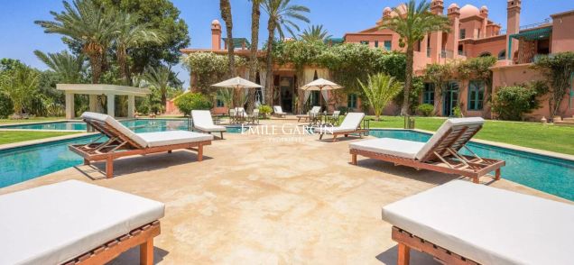 À  vendre superbe propriété à la palmeraie de  Marrakech - Emile Garcin Maroc - Image 2