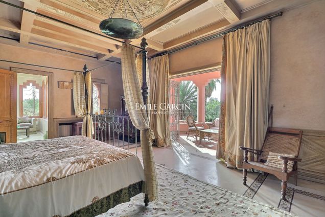 Unique, villa au coeur du triangle d'or de la Palmeraie à Marrakech - Emile Garcin Maroc - Image 8