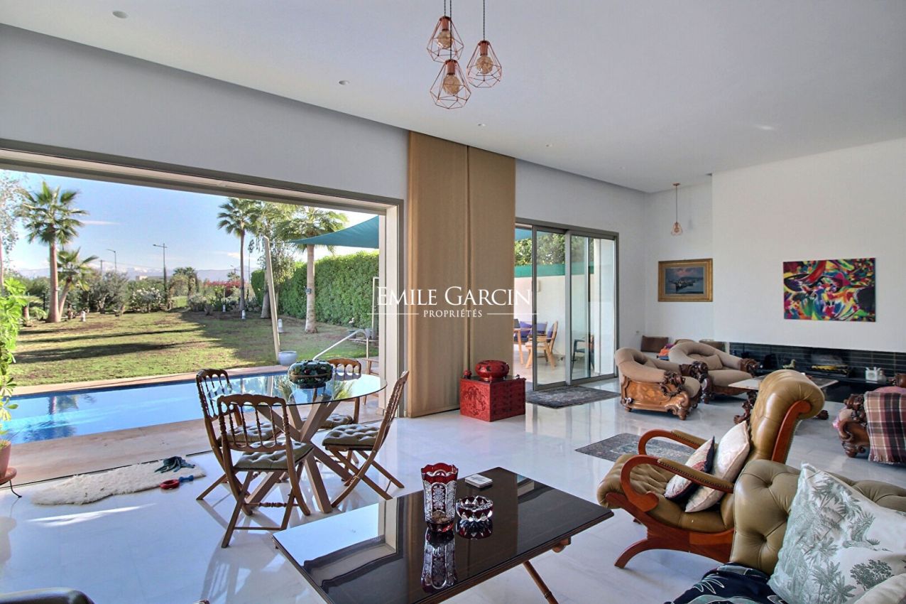 Villa for sale on a golf resort near the centre of Marrakech - Emile Garcin Maroc - Image 1