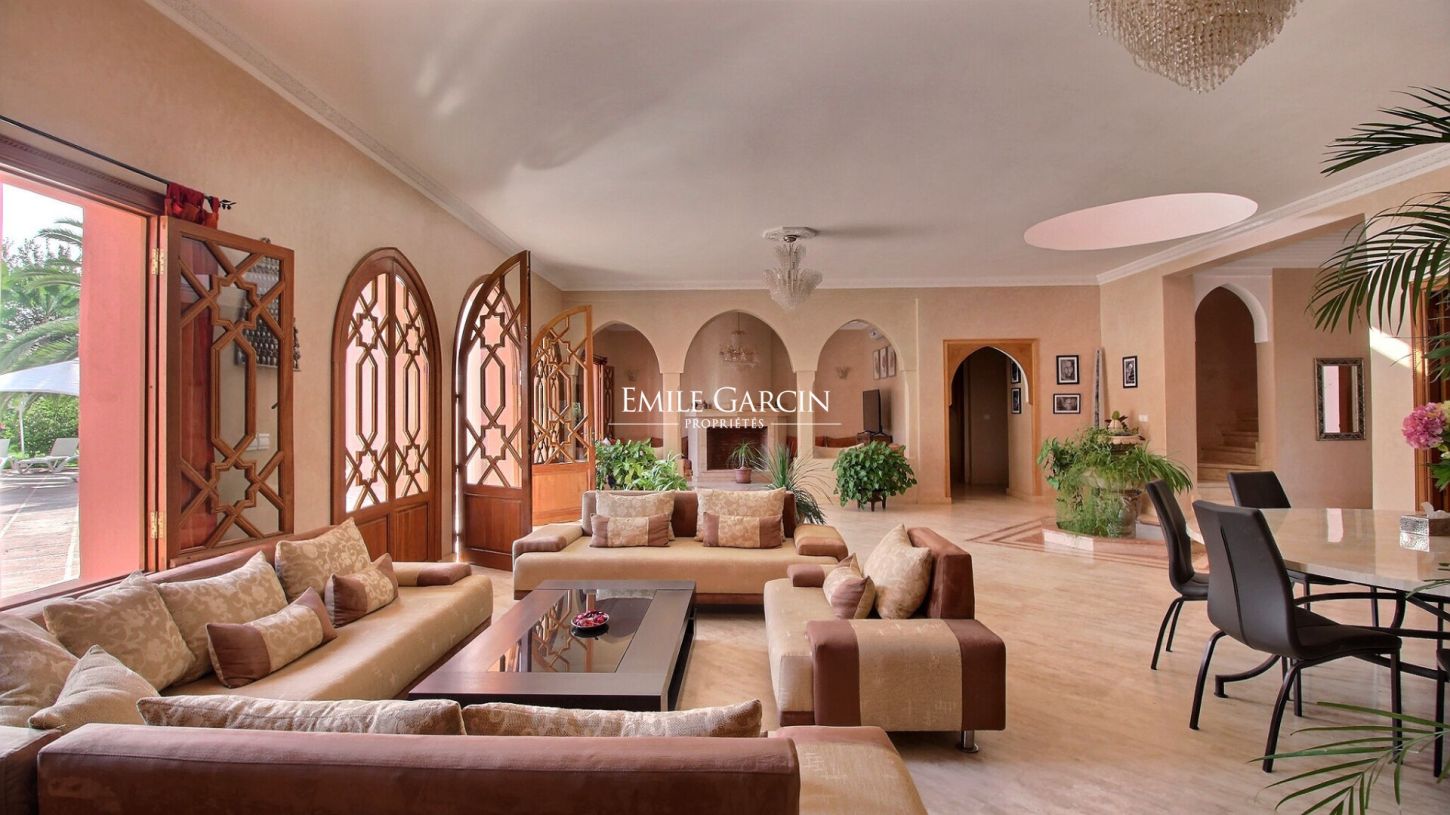 Six-bedroom property to rent on the Route de l'Ourika, 11km from Marrakech - Emile Garcin Maroc - Image 8