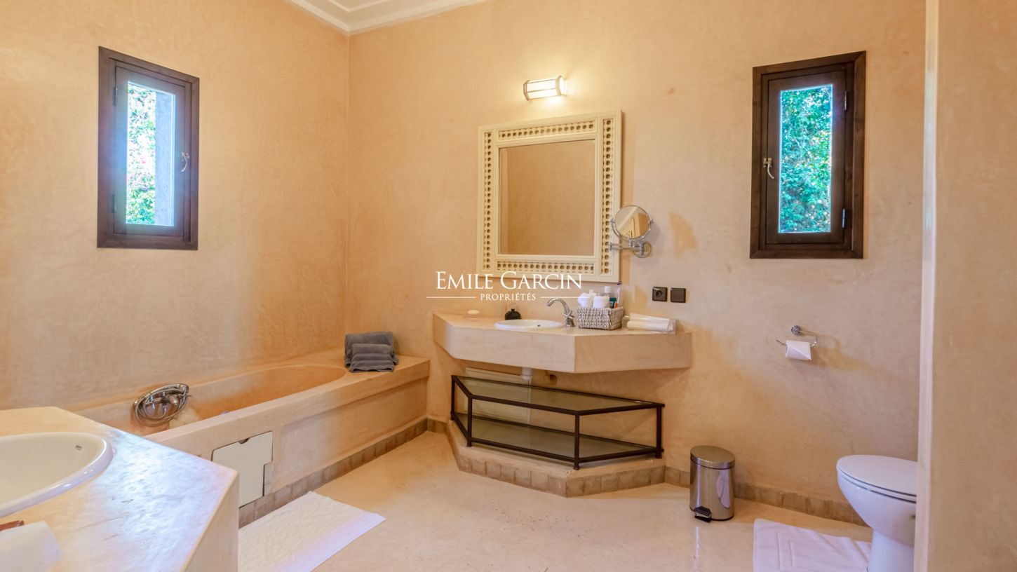 Villa for sale on a golf resort in Marrakech - Emile Garcin Maroc - Image 8