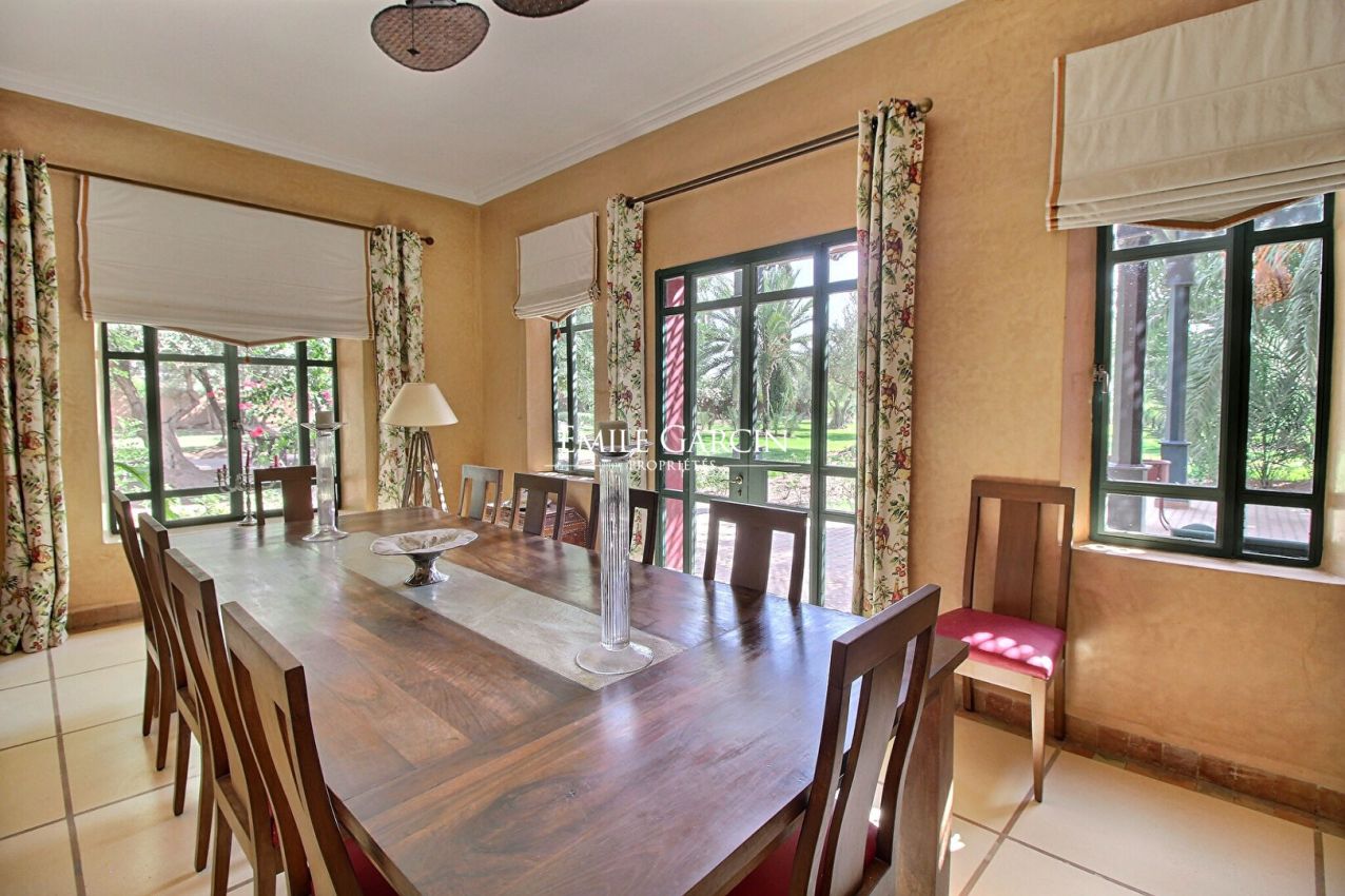 À vendre villa dans le triangle d'or de la palmeraie à Marrakech - Emile Garcin Maroc - Image 5